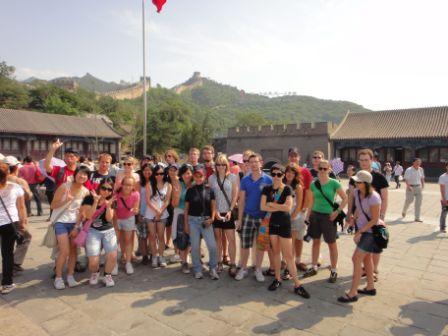 2010 Students Visiting Great Wall